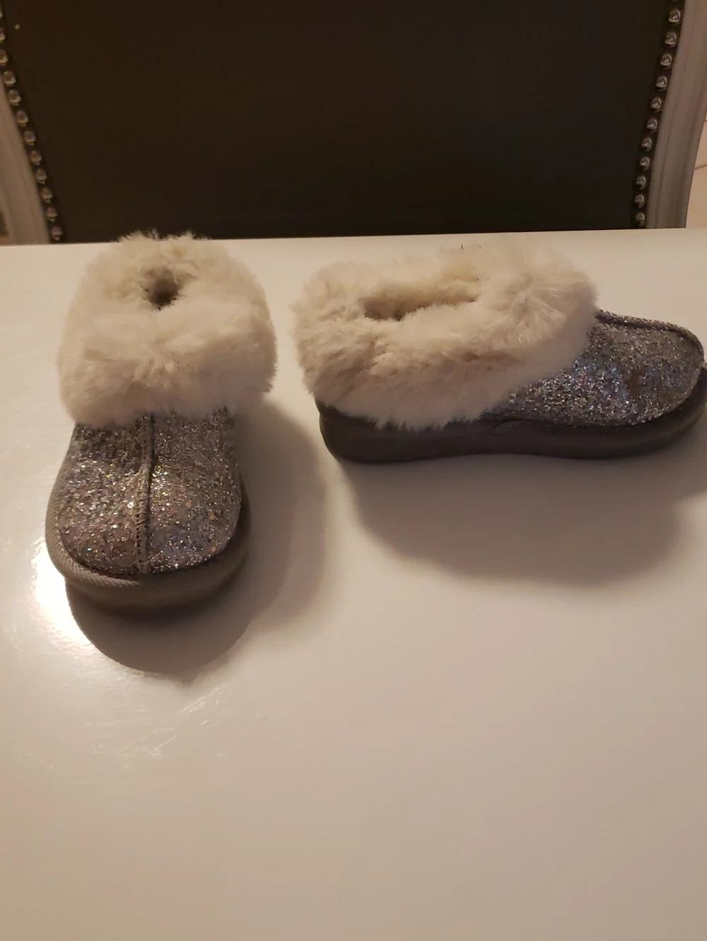 Sparkly Silver Glitter Faux Fur Cuff Slippers